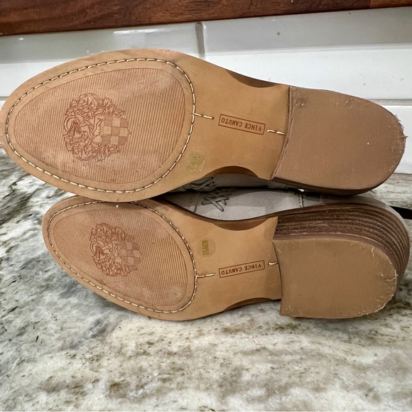 Vince Camuto Presita Light Gray Suede V Cut Out Western Ankle Booties Size 5.5 - Picture 9 of 12